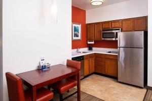 King Studio with Sofa Bed,  Golf View and Balcony room in Residence Inn Palm Desert