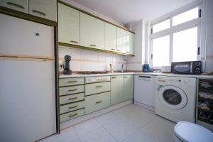 Beautiful 2 bedroom in Parque Loix 3 minutes walk to the beach