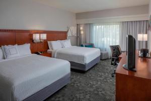 Queen Room with Two Queen Beds room in Courtyard Orlando International Drive/Convention Center