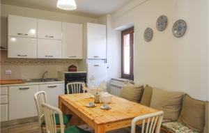 Lovely Home In Dignano With Kitchen