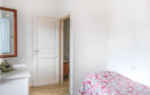 Lovely Home In Dignano With Kitchen