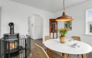 Cozy Home In Allinge With Wifi