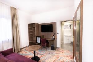 Family Room (3 Adults) room in Firzlaff's Hotel