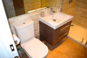 River Cottage - Stunning estuary views