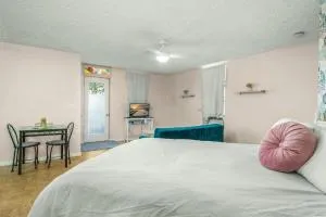 On Sebring CirclePrivate studio apartmentw/balcony - 锡布灵