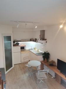 Chicago Studio Apartment