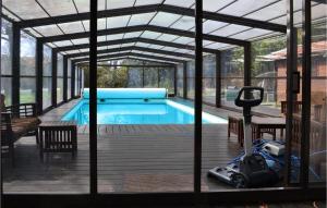 Maisons de vacances Awesome Home In Andernos-les-bains With Outdoor Swimming Pool, Heated Swimming Pool And Swimming Pool : photos des chambres