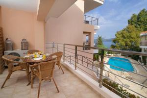 Dioni luxury apartment with private entrance