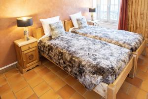 Hotels La Bonne Auberge : Chambre Lits Jumeaux avec Balcon