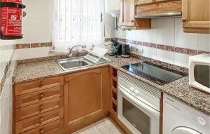 2 Bedroom Cozy Apartment In Oropesa