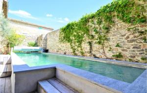 Maisons de vacances Awesome Home In Cruviers-lascours With Outdoor Swimming Pool, Wifi And 4 Bedrooms : photos des chambres