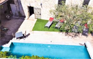 Maisons de vacances Awesome Home In Cruviers-lascours With Outdoor Swimming Pool, Wifi And 4 Bedrooms : photos des chambres