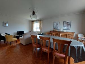 TY ANN maison avec jardin clos de mur, à proximité des commerces et à 3km des plages
