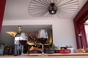 Hotels Hotel du Fronton : photos des chambres