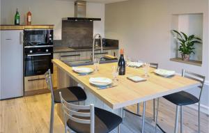 Appartements Beautiful apartment in Villes sur Auzon with WiFi and 2 Bedrooms : photos des chambres