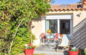 Maisons de vacances Beautiful Home In Vedne With Wifi, Private Swimming Pool And 1 Bedrooms : photos des chambres