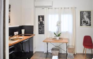 Stunning Home In Vedène With Wifi