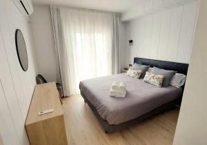 Primera Línea con Vistas al Mar y Piscina