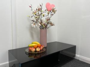 The Grande Residence - Close to Central London & Next to Northfield Tube station