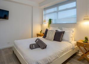 Salt 7 Spacious Luxury in Sorrento walk to the beach