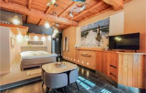 1 Bedroom Stunning Home In Damme