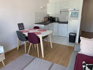 Appartements Appartement Fort-Mahon-Plage, 2 pieces, 4 personnes - FR-1-482-82 : photos des chambres