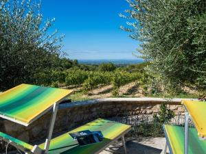 Maisons de vacances Charming holiday flat with private terrace and panoramic view, Gigondas : photos des chambres