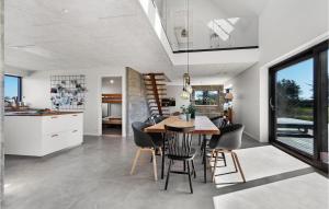 4 Bedroom Amazing Home In Løkken