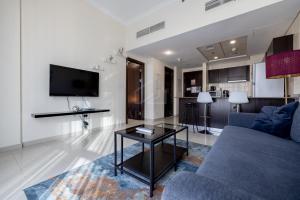 Awesome Marina Canal View 1BD Bay Central Marina
