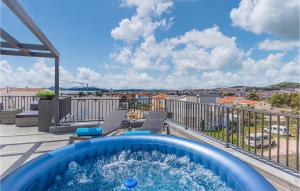 Stunning Apartment In Vodice With Jacuzzi, 2 Bedrooms And Wifi