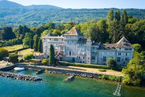 Cabana & Nuit de Château au bord du Lac Léman