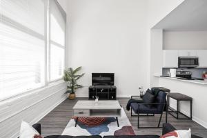 2BR 2BA In The Block Apartment by CozySuites