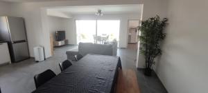 F4 à Porticcio avec piscine et vue sur mer