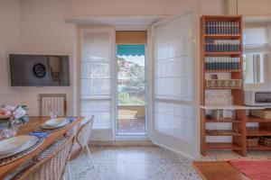CASA SOLE Terrazza con vista mare, Relax e Wifi