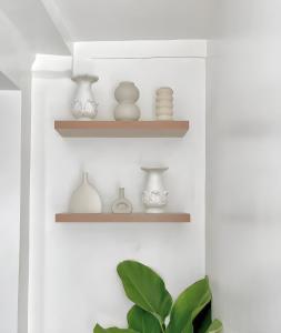 NEW Modern Suite near Airport & Beach