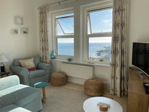 Sandy Toes - awesome beach view and access