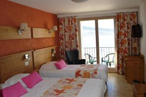 Hotels Hotel Lou Granva : Chambre Triple avec Balcon