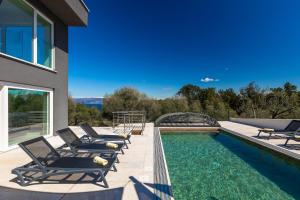 Luxusvilla in Kroatien mit Pool und Meerblick