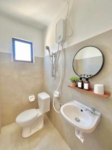 NEW Modern Suite near Airport & Beach