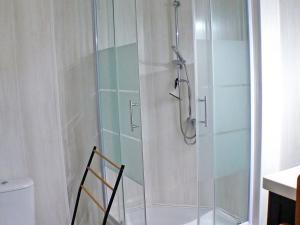 Appartement cosy avec piscines, parking et WiFi à Samoëns - FR-1-629-32