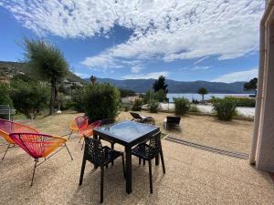 Appartements Les Marines, Castello Rosso vue mer - Acces plage a pied : photos des chambres