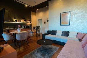 Stylish two bedroom house with private pool