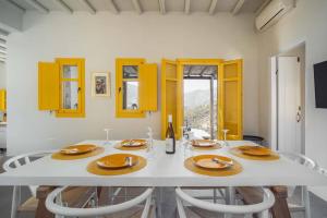 Serenity Beach Villa - Port View