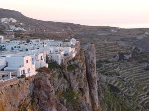 Coral Apartments Folegandros Greece