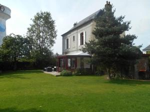 Villas Maison de maitre. Calme, WIFI, Cour fermee. : photos des chambres