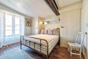 Appartements TOWNHOUSE MOUGINS in the old village, fantastic view, sea and mountains : photos des chambres