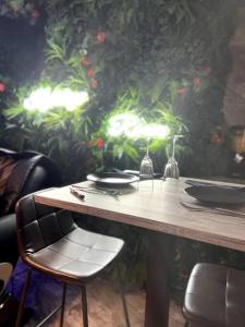 Appartements Krystalisya Room Suite Spa Privatif Sauna Jacuzzi Siege Massant : photos des chambres