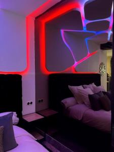 Appartements Krystalisya Room Suite Spa Privatif Sauna Jacuzzi Siege Massant : photos des chambres