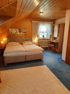 Privatzimmer in Augsburg-Haunstetten - 基兴格