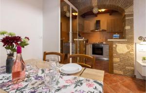 Amazing Apartment In Rovinjsko Selo With Wifi